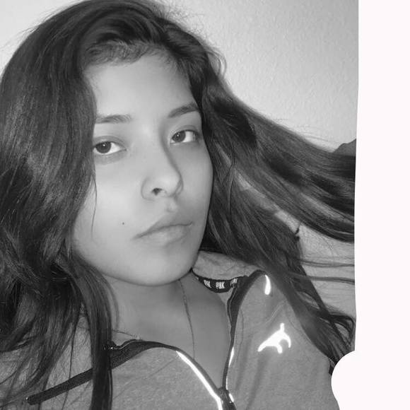 Meet your Posher, Isabelle - Picture 1 of 1